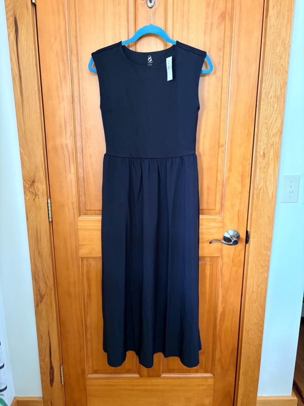 Lou & Grey Black Sleeveless Midi Dress